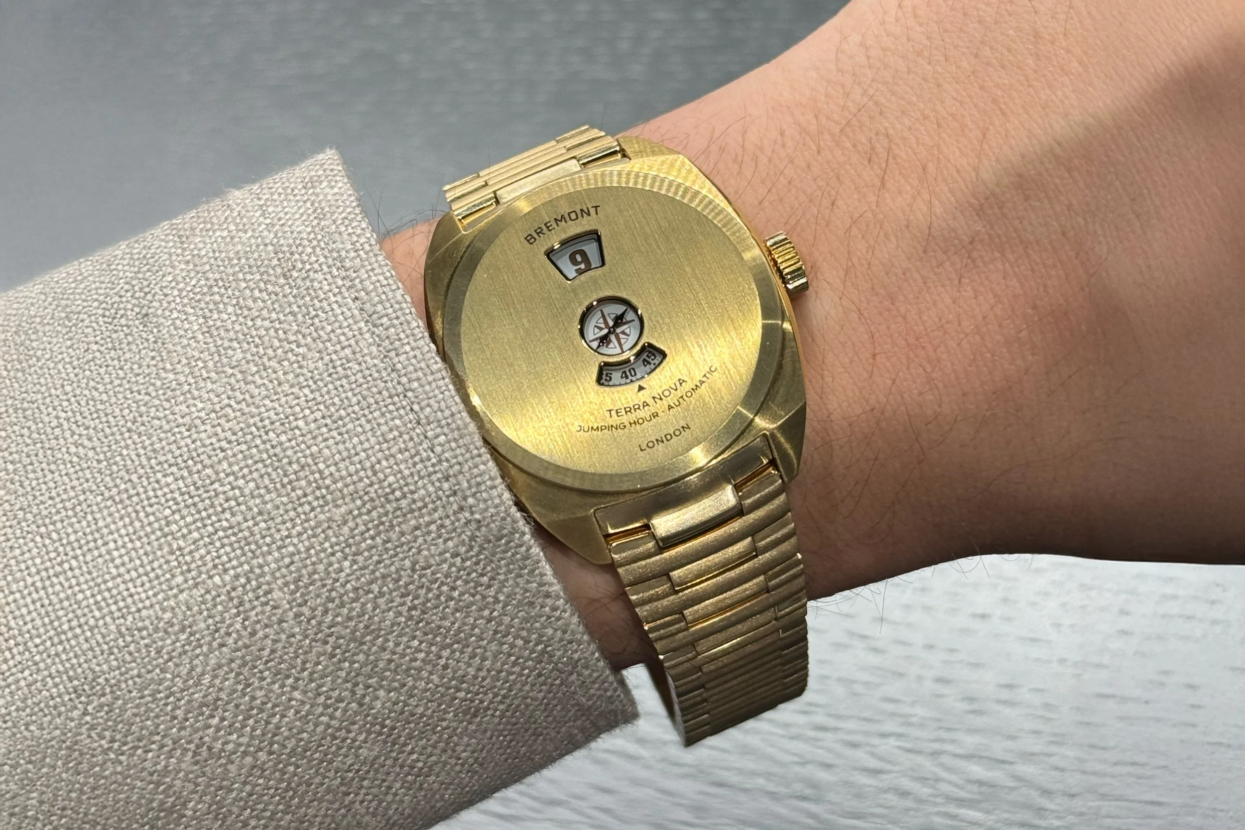 13 Best Jump Hour Watches to Buy Now